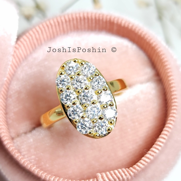 1.3CT Oval shape pave set moissanite ring in sterling silver - Picture 1 of 12